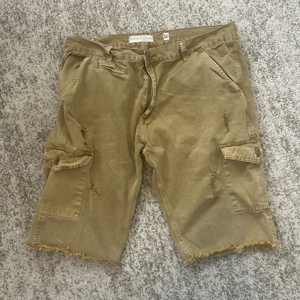 Evolution in Design Men’s Distressed Cargo Shorts 38